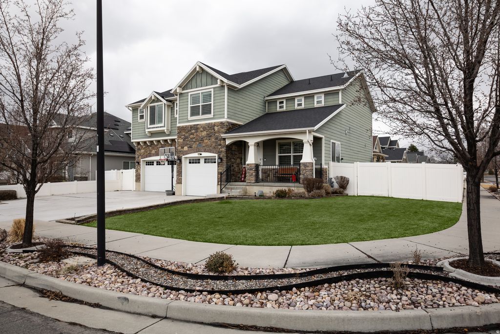 Photo of 8023 S PINEWOOD DR, Sandy, UT 84094 (MLS # 2141660)