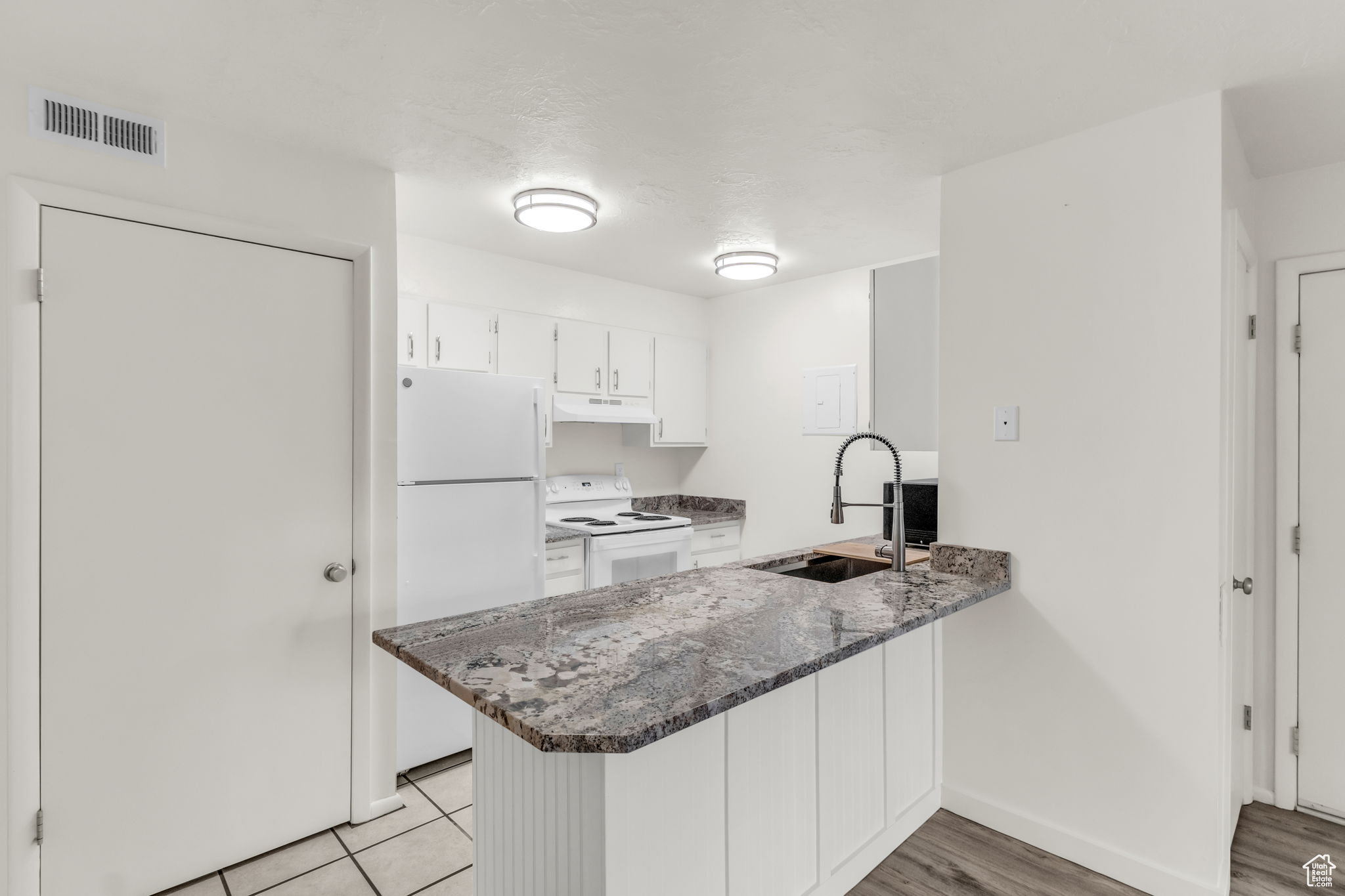 WATERSIDE CONDOMINIU - Residential