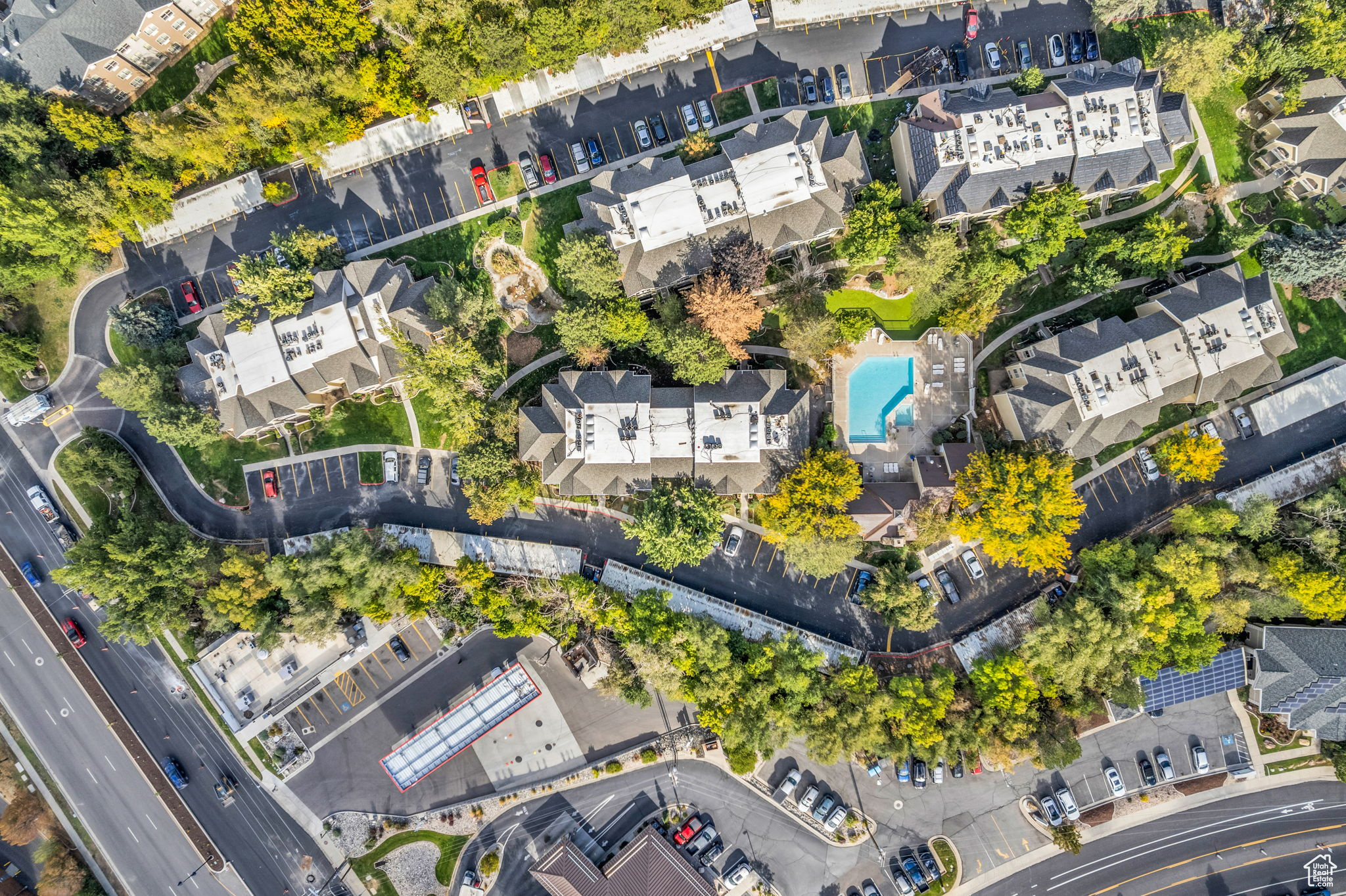 WATERSIDE CONDOMINIU - Residential