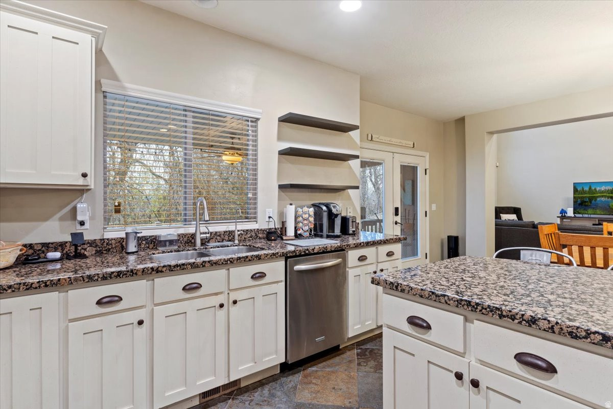 ADAMSWOOD LANDING - Residential