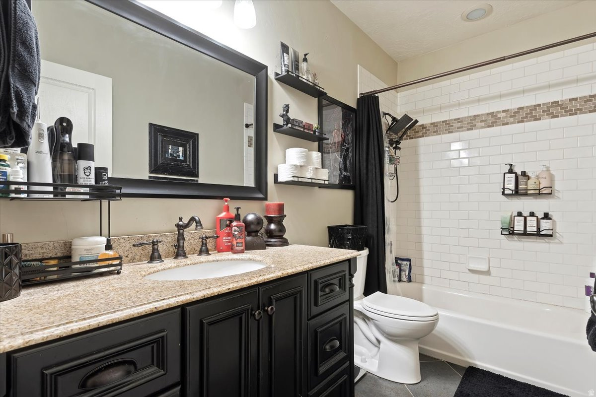 ADAMSWOOD LANDING - Residential