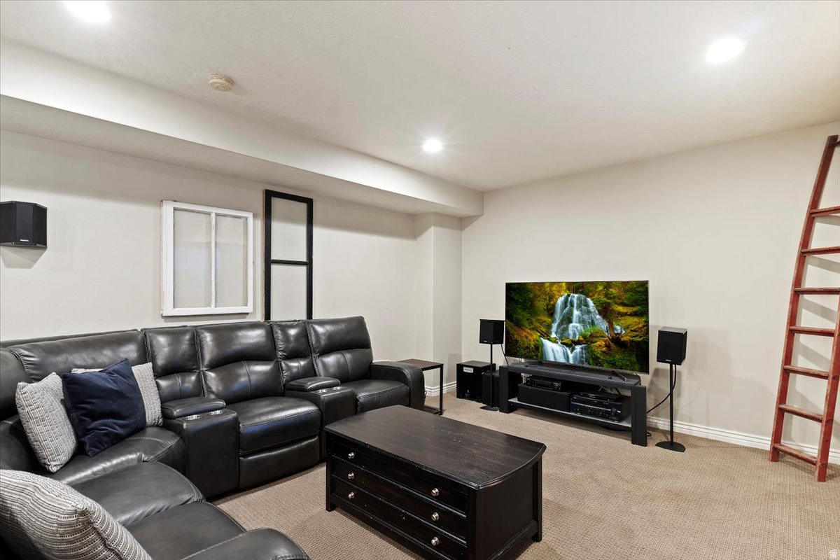 ADAMSWOOD LANDING - Residential