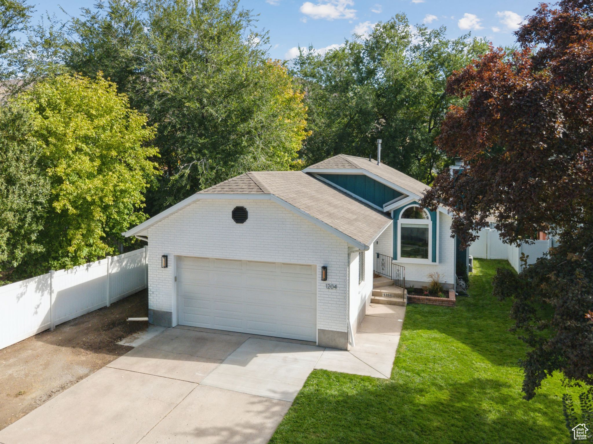 OAKRIDGE COUNTRYCLUB ESTATES - Residential