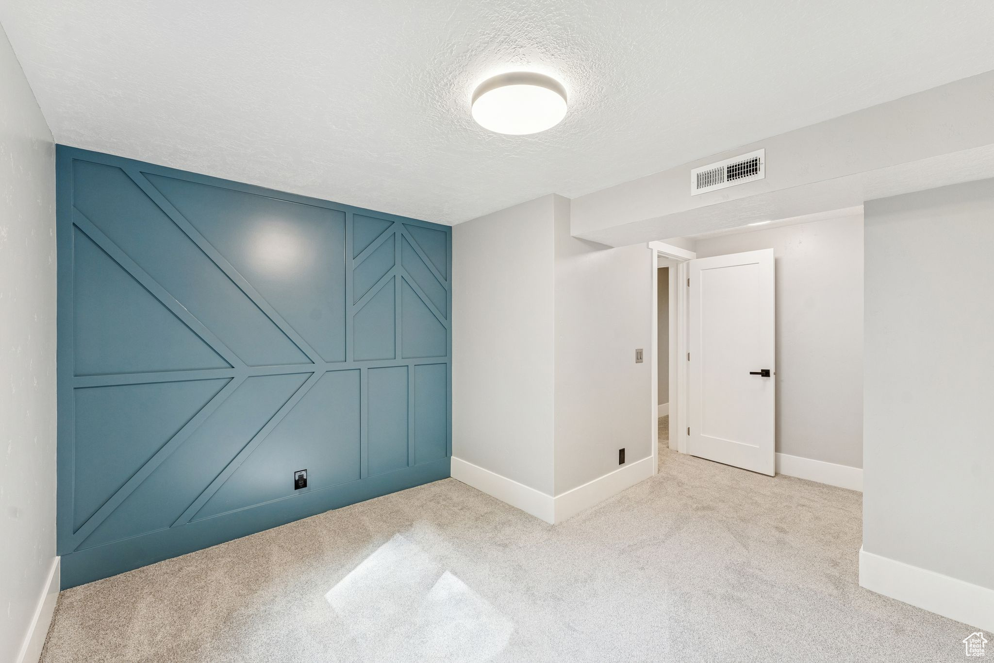 OAKRIDGE COUNTRYCLUB ESTATES - Residential