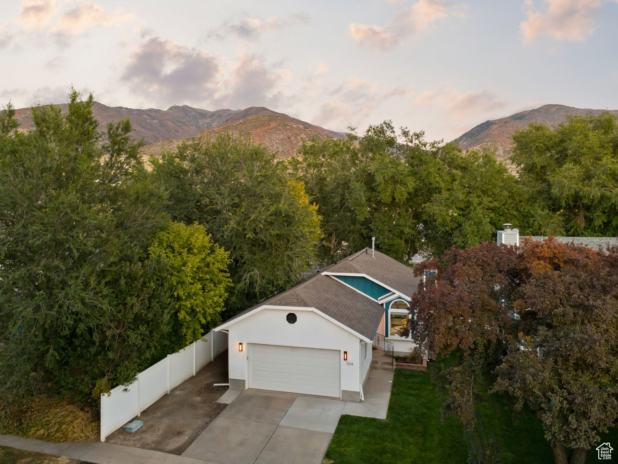 OAKRIDGE COUNTRYCLUB ESTATES - Residential