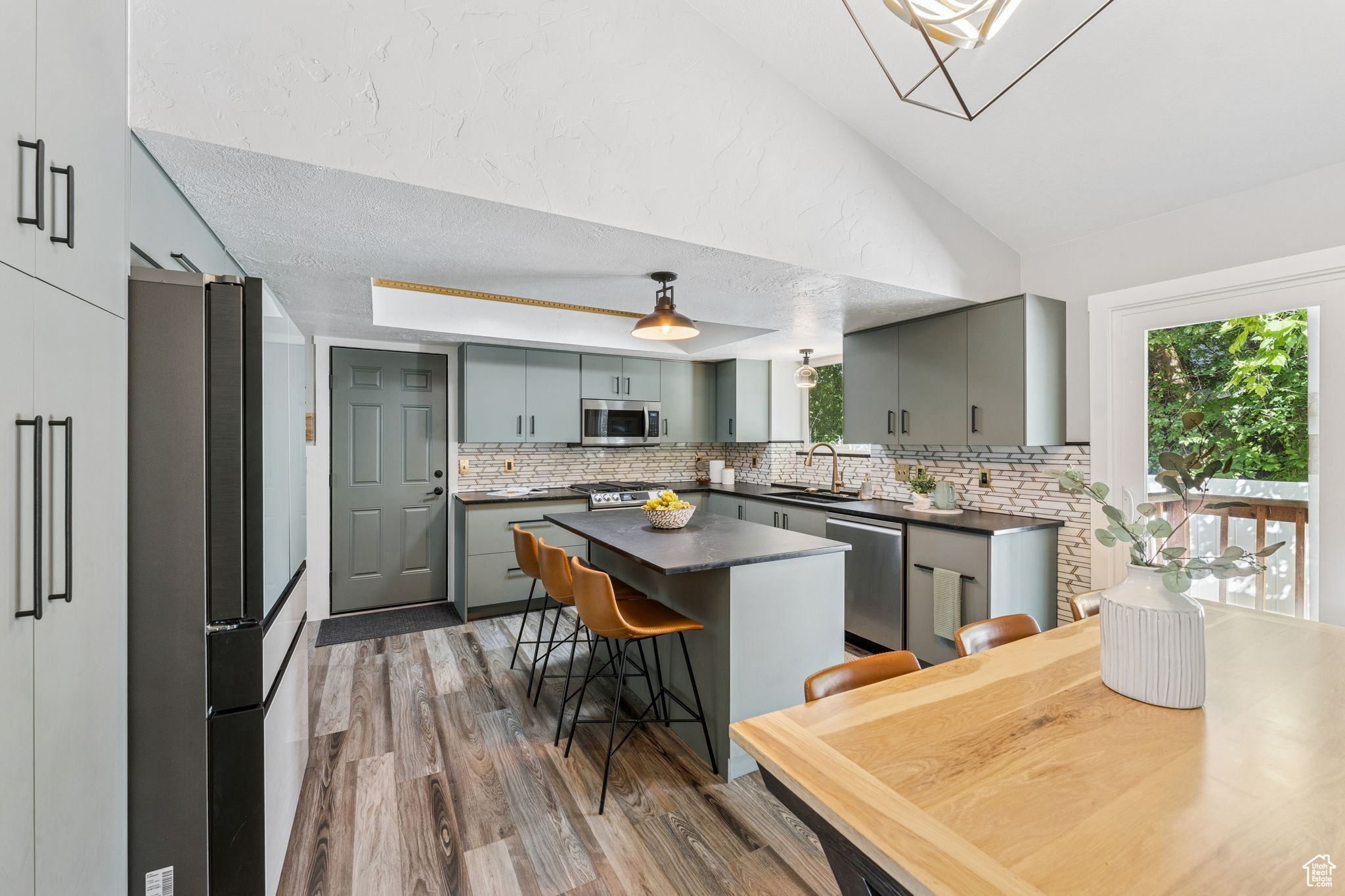 OAKRIDGE COUNTRYCLUB ESTATES - Residential