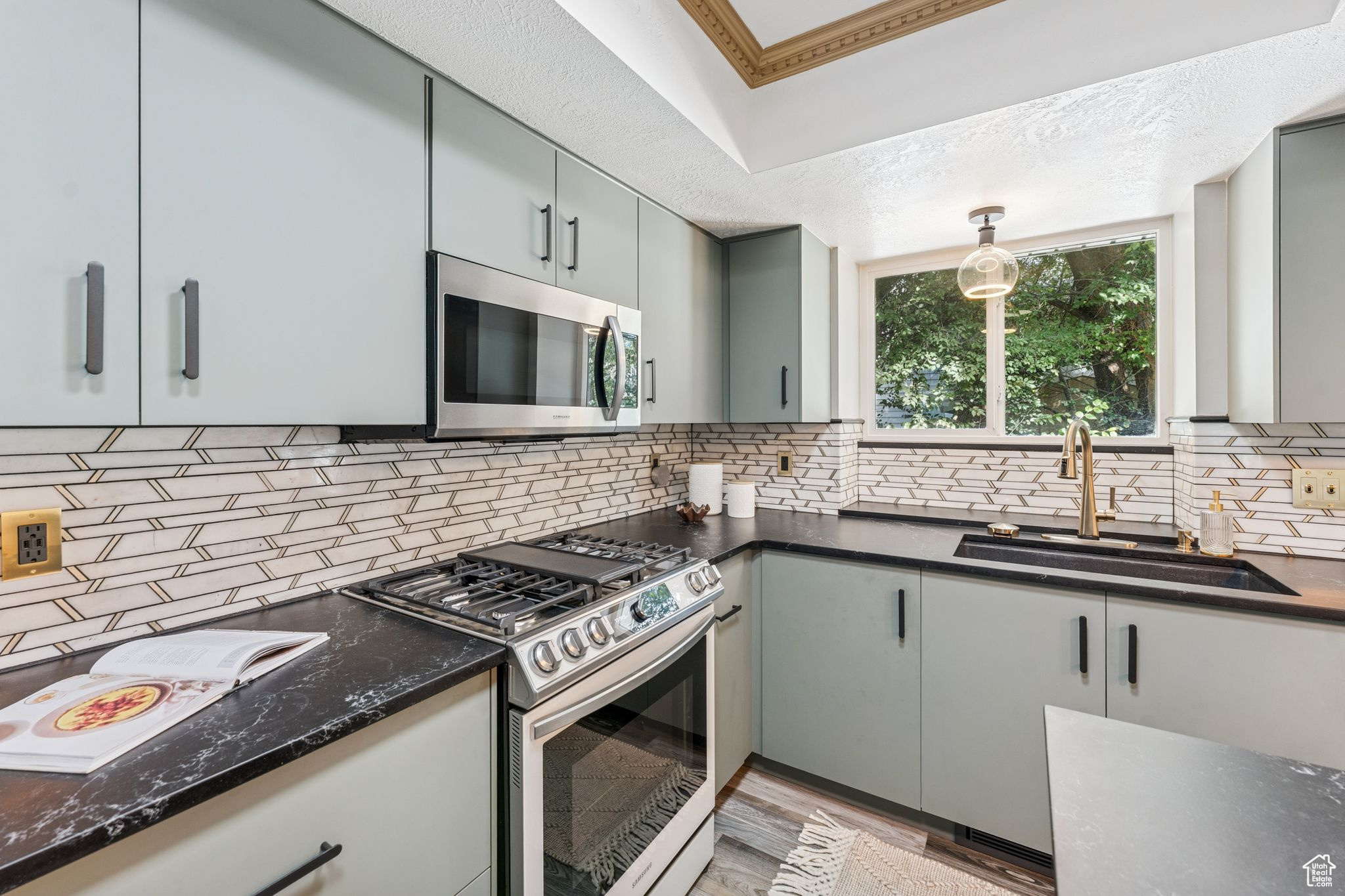 OAKRIDGE COUNTRYCLUB ESTATES - Residential