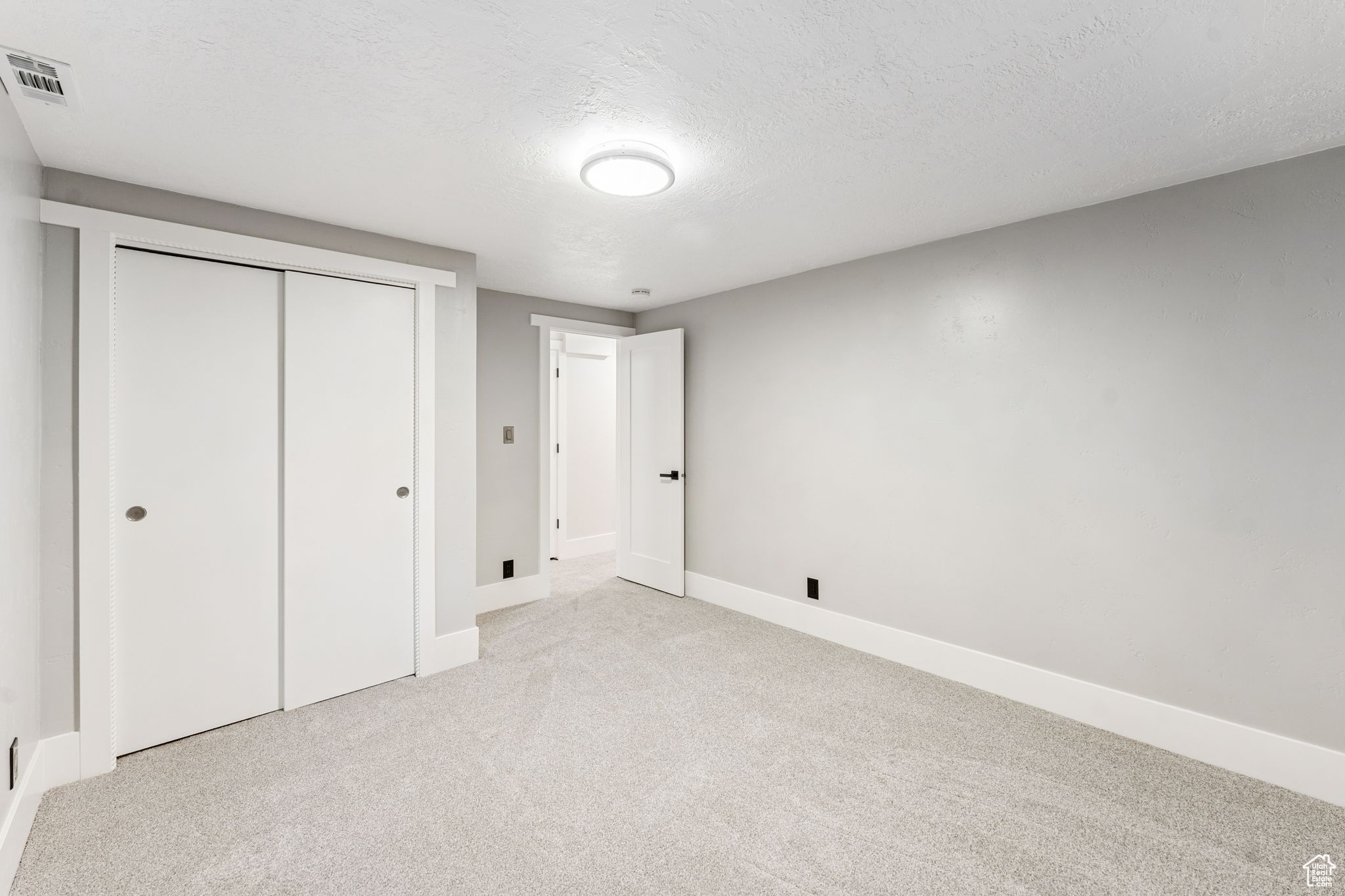OAKRIDGE COUNTRYCLUB ESTATES - Residential