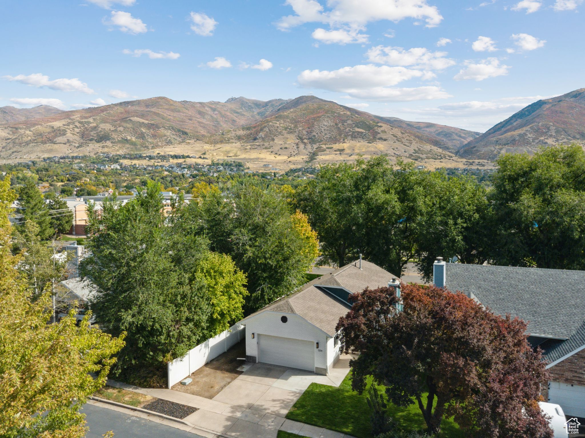 OAKRIDGE COUNTRYCLUB ESTATES - Residential