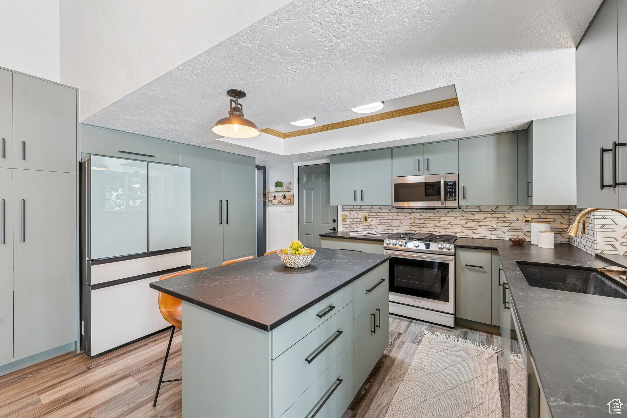 OAKRIDGE COUNTRYCLUB ESTATES - Residential