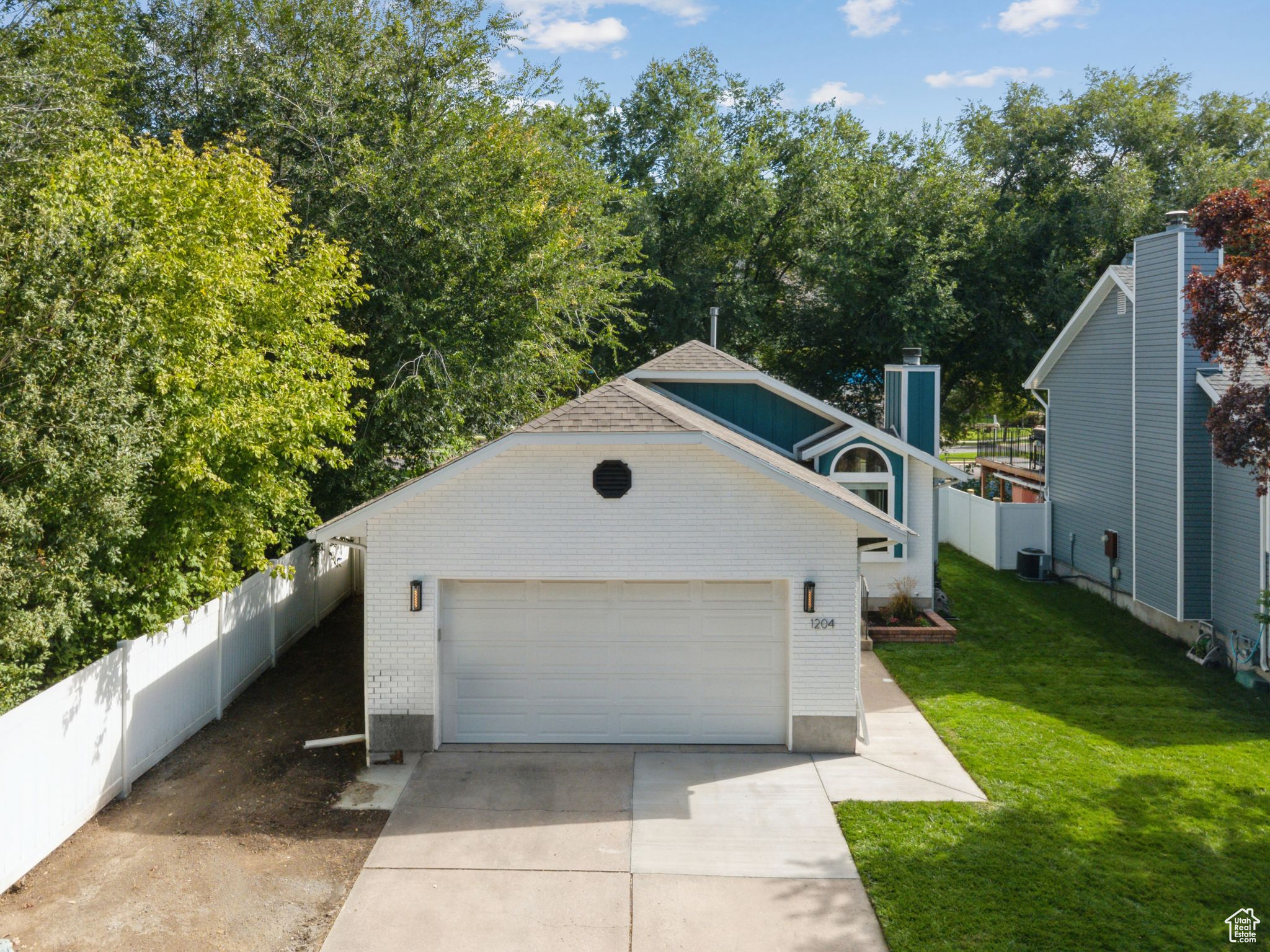 OAKRIDGE COUNTRYCLUB ESTATES - Residential