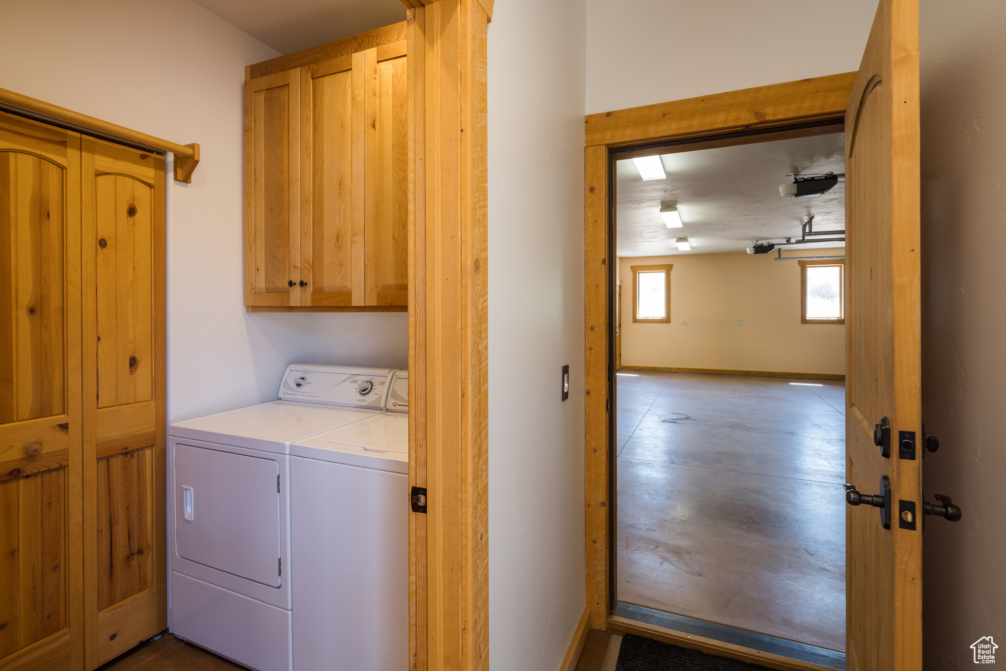 WHITE HORSE - Residential