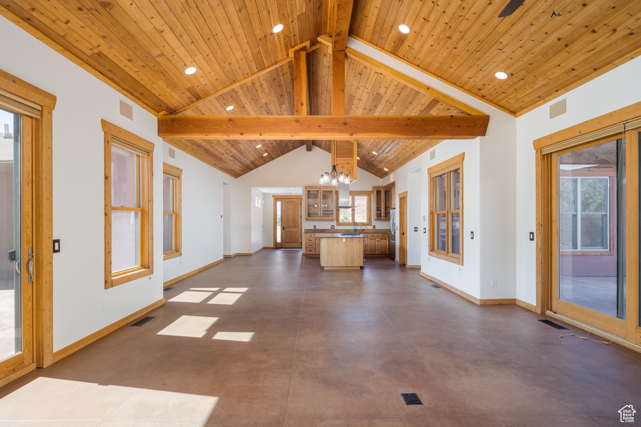 WHITE HORSE - Residential