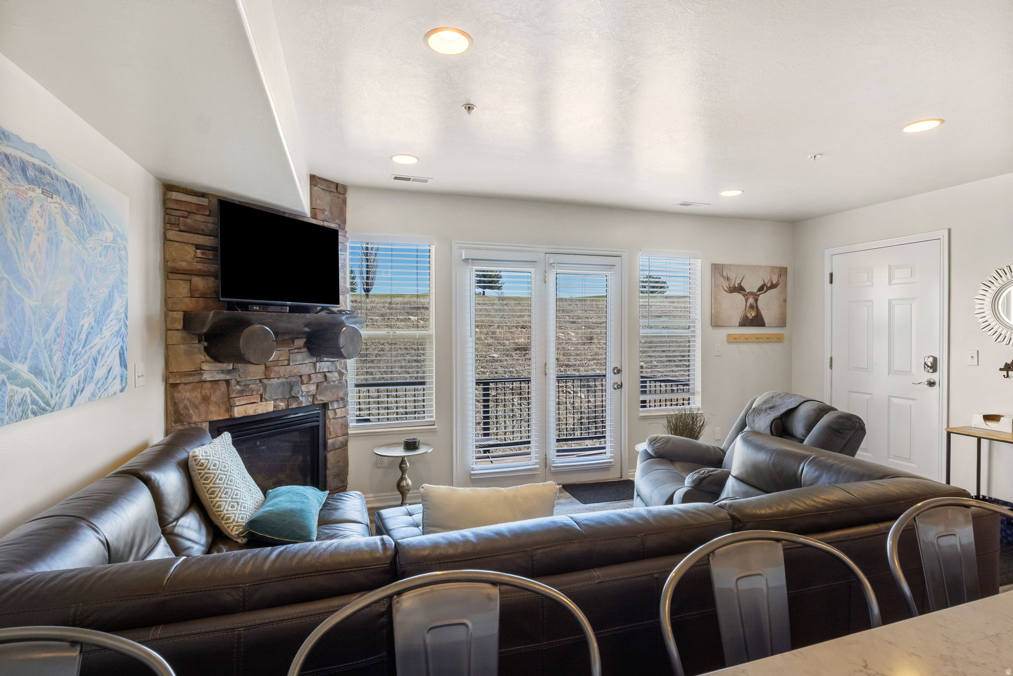 THE MOOSE HOLLOW - Residential