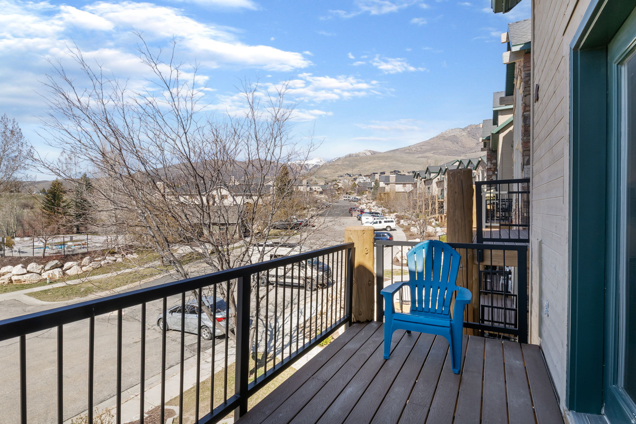 THE MOOSE HOLLOW - Residential