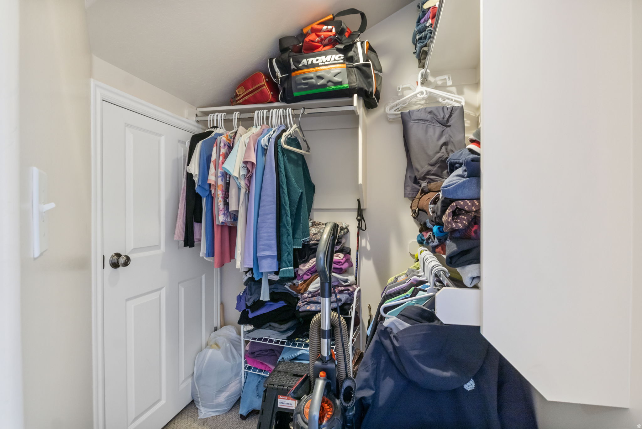 THE MOOSE HOLLOW - Residential