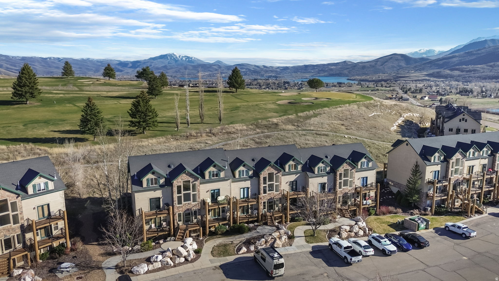 THE MOOSE HOLLOW - Residential