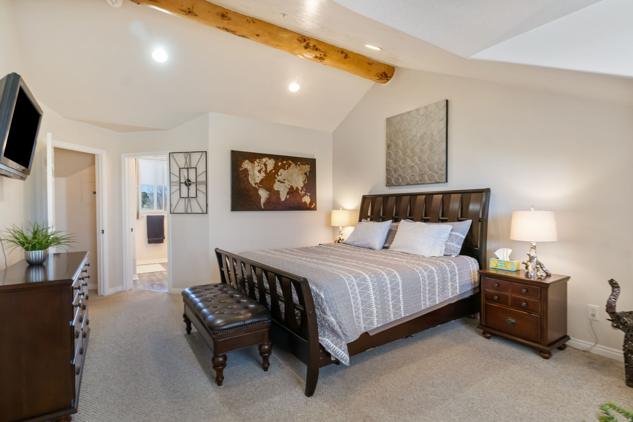 THE MOOSE HOLLOW - Residential