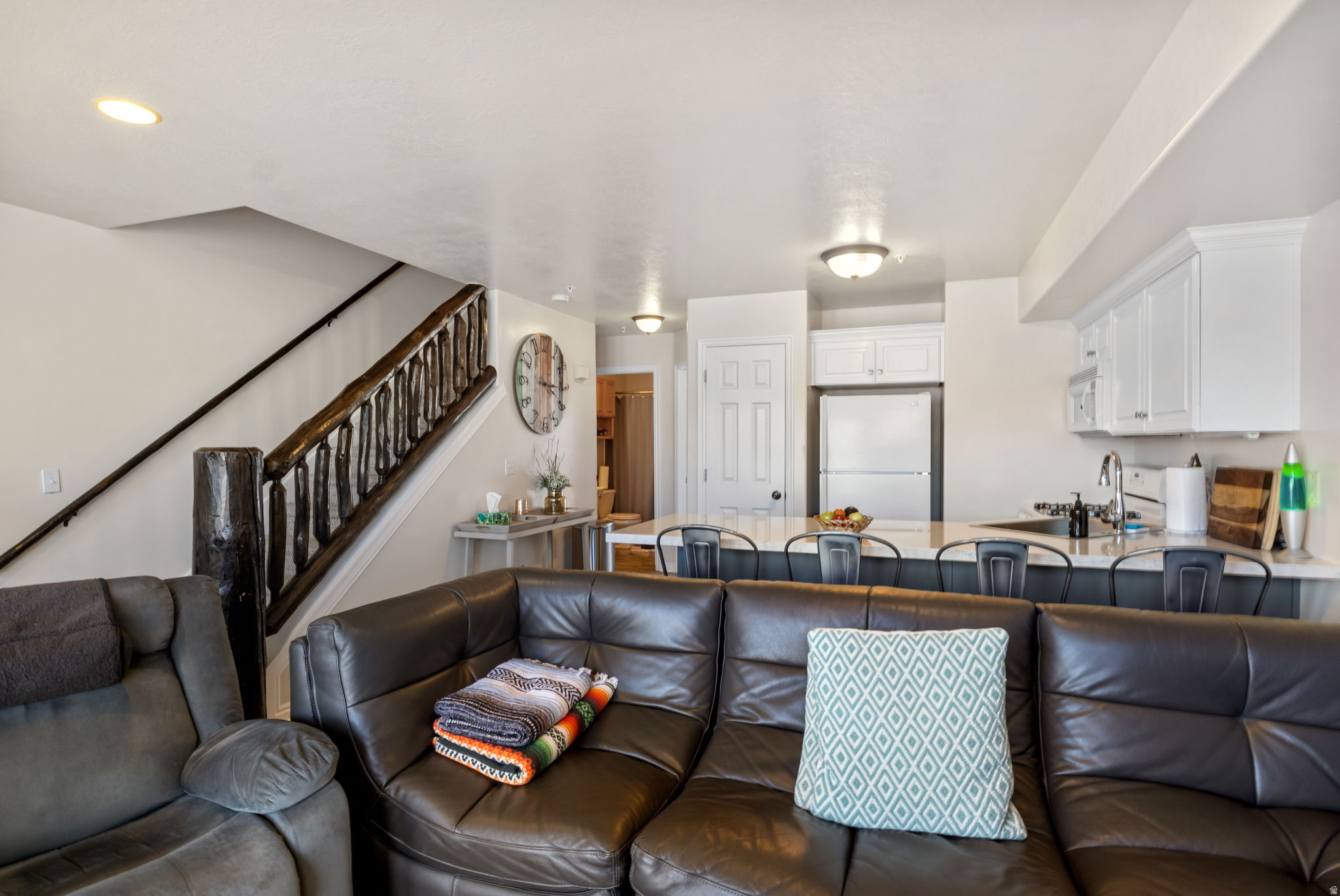 THE MOOSE HOLLOW - Residential