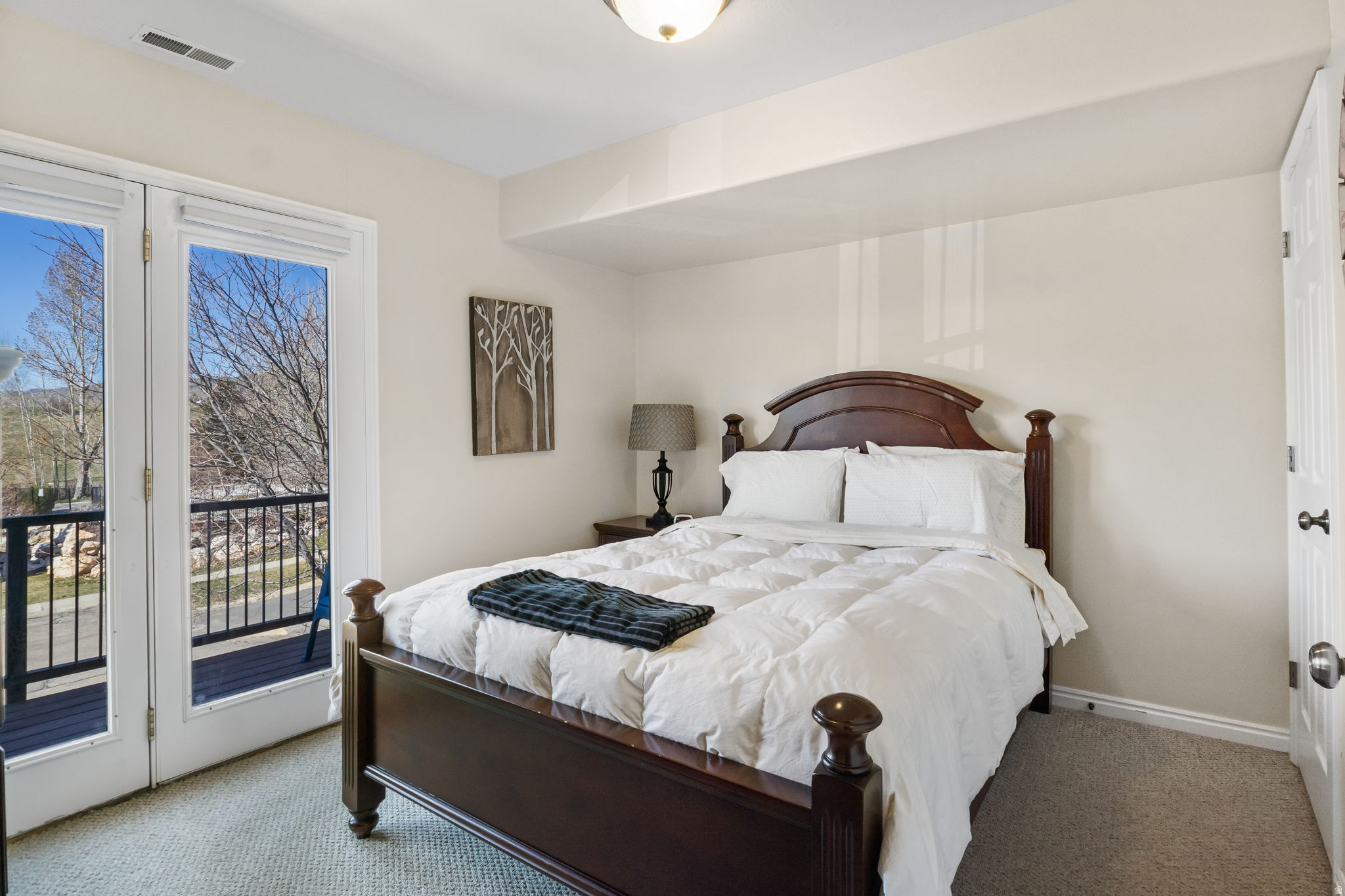 THE MOOSE HOLLOW - Residential