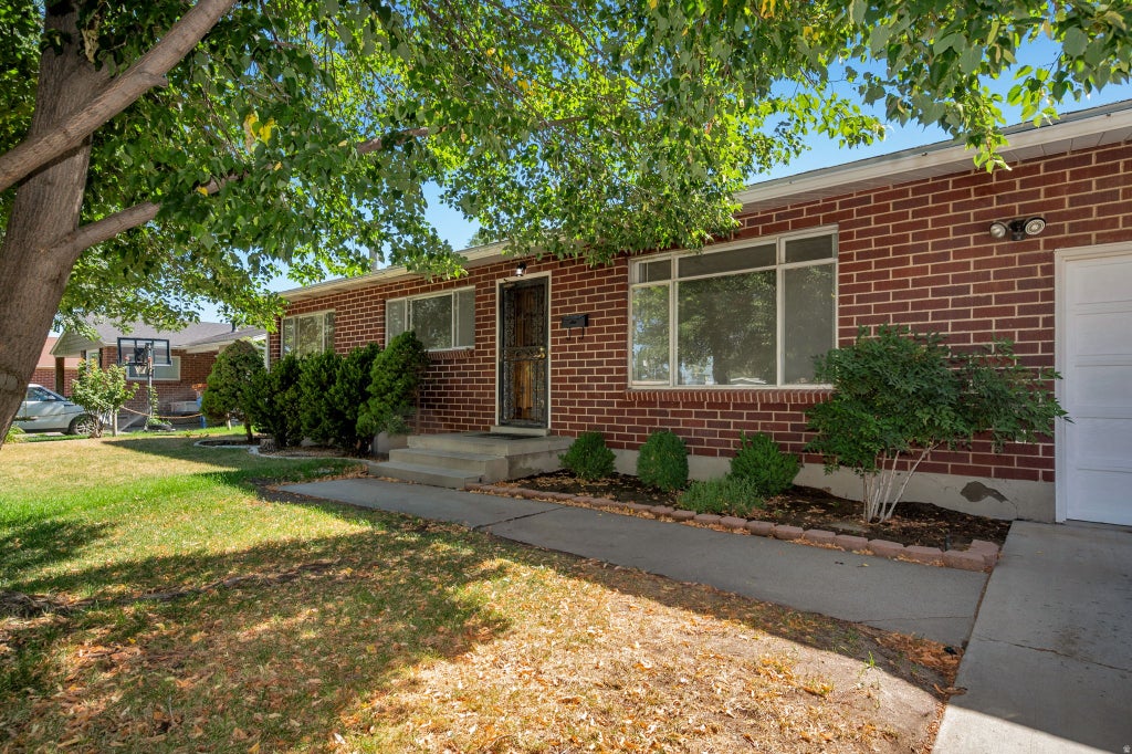 Photo of 6871 S SPRINGBROOK WAY E, Cottonwood Heights, UT 84121 (MLS # 2173633)