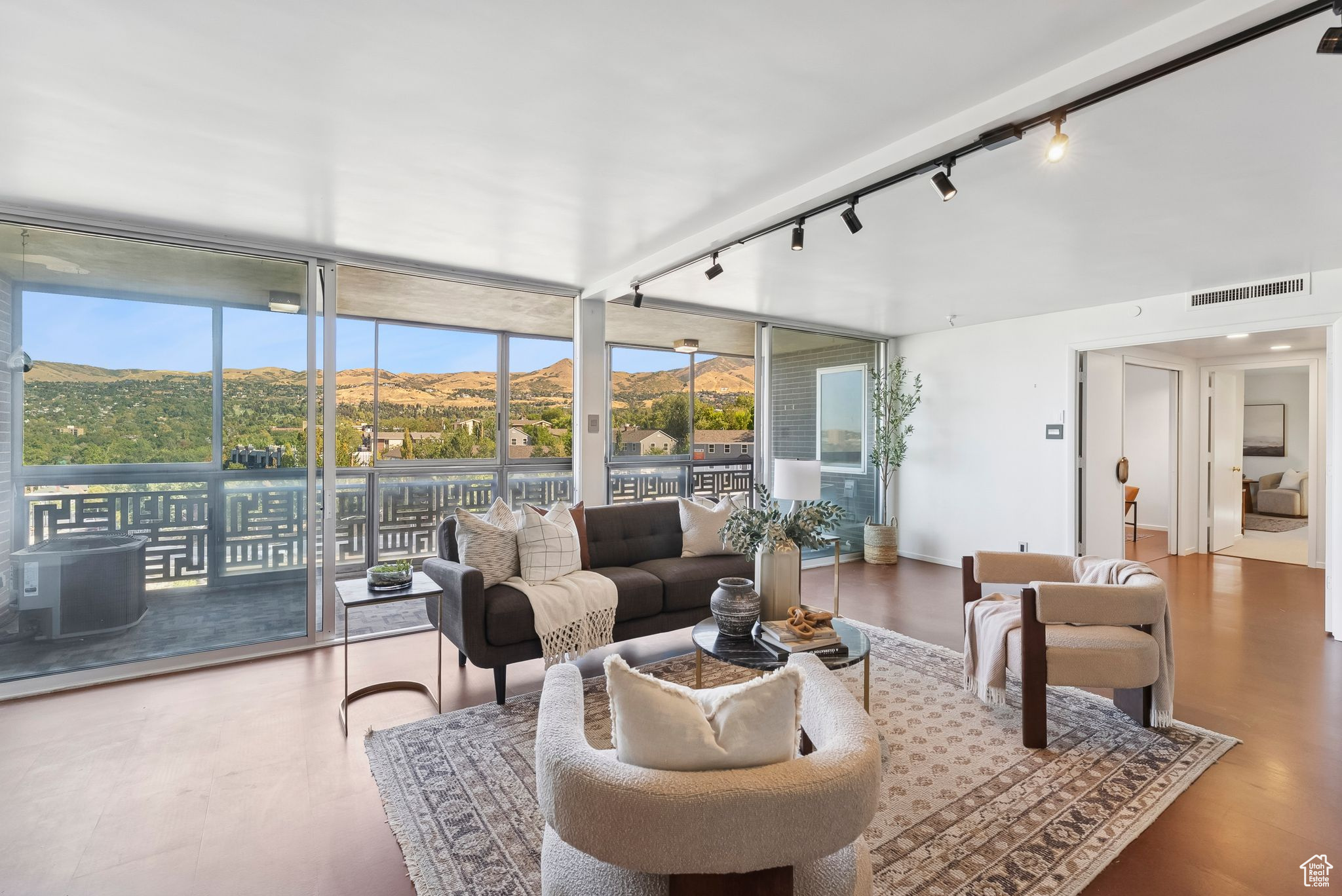 AZTEC CONDM - Residential