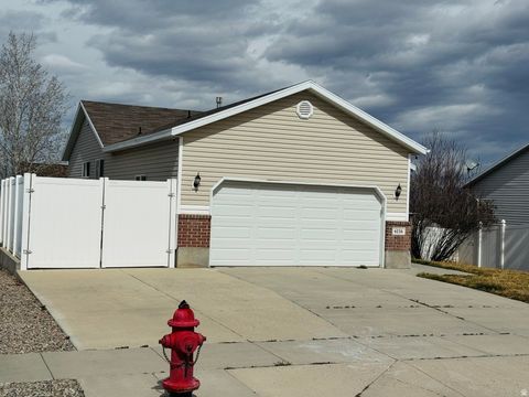 Tiny photo for 6116 W GRACELAND WAY S, West Jordan, UT 84081 (MLS # 2142316)