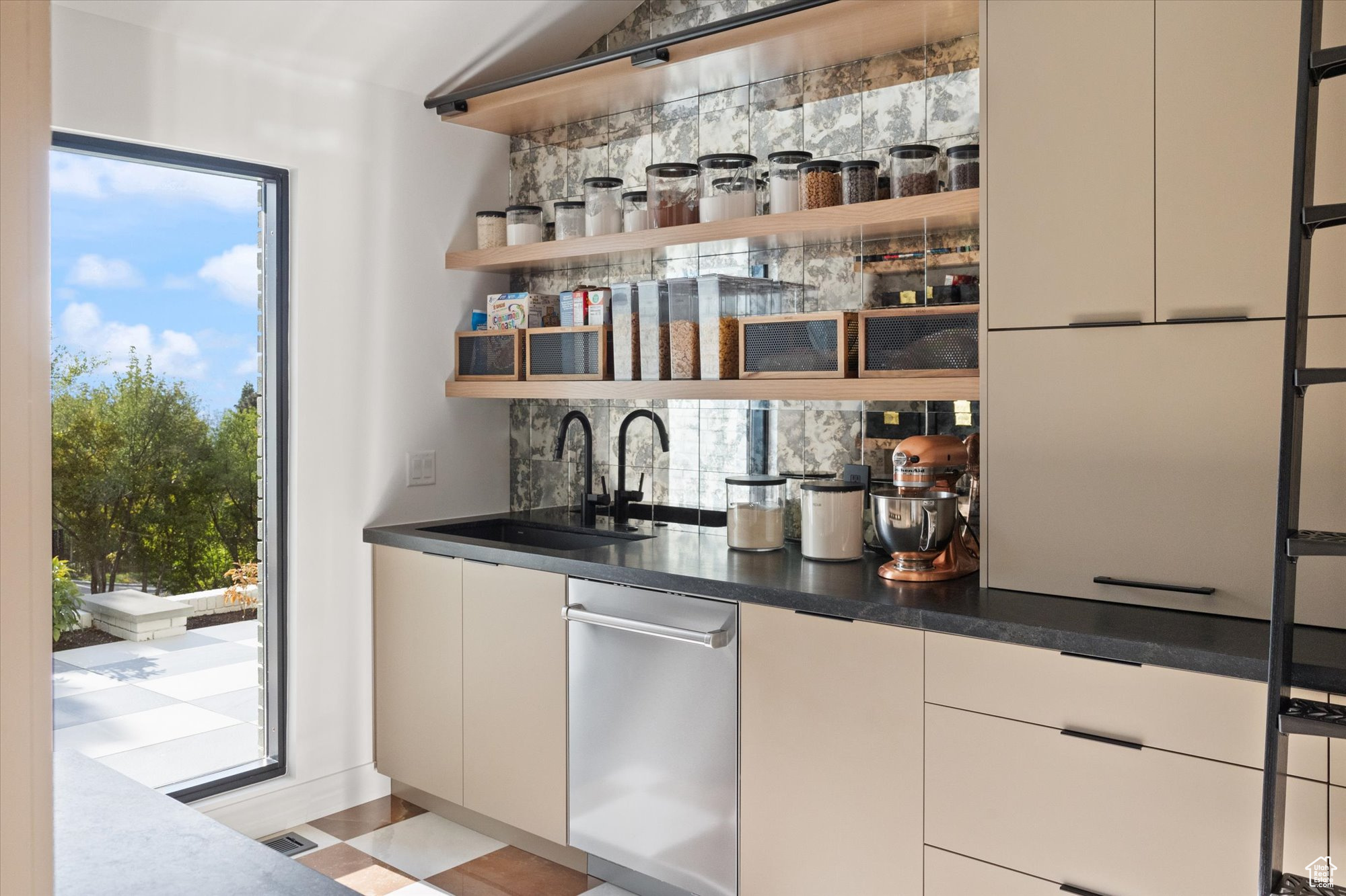 OLYMPUS COVE - Residential