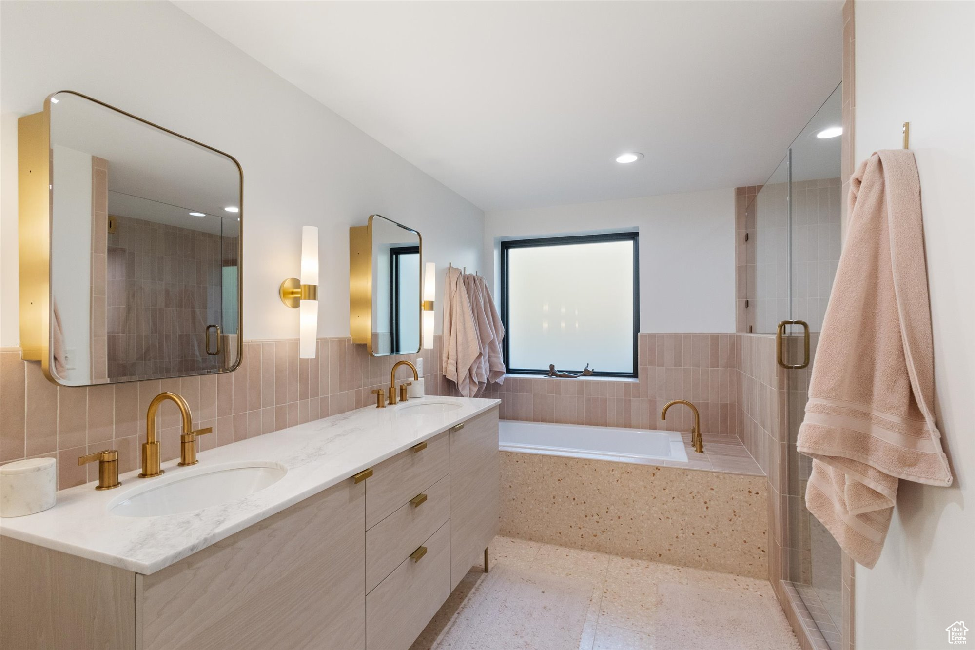 OLYMPUS COVE - Residential