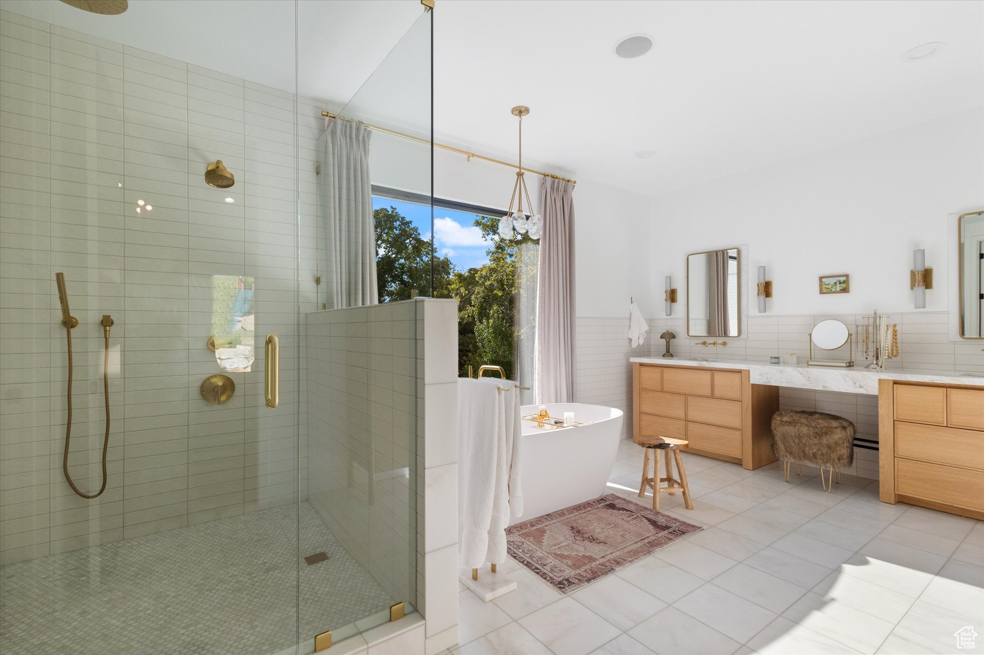 OLYMPUS COVE - Residential