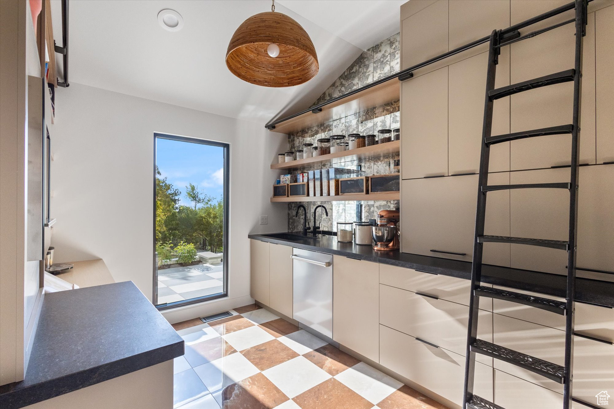 OLYMPUS COVE - Residential