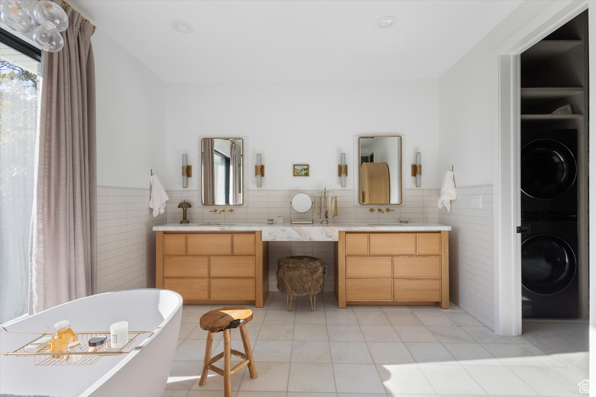 OLYMPUS COVE - Residential