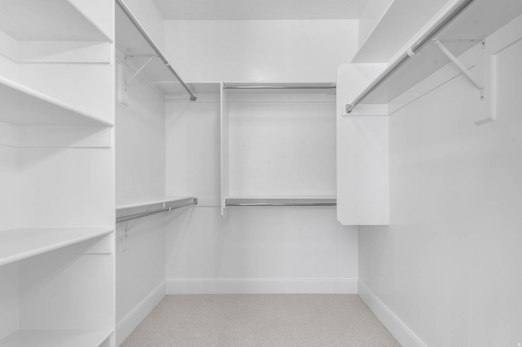 HIDDEN OAKS SIGNATURE 638 - Residential