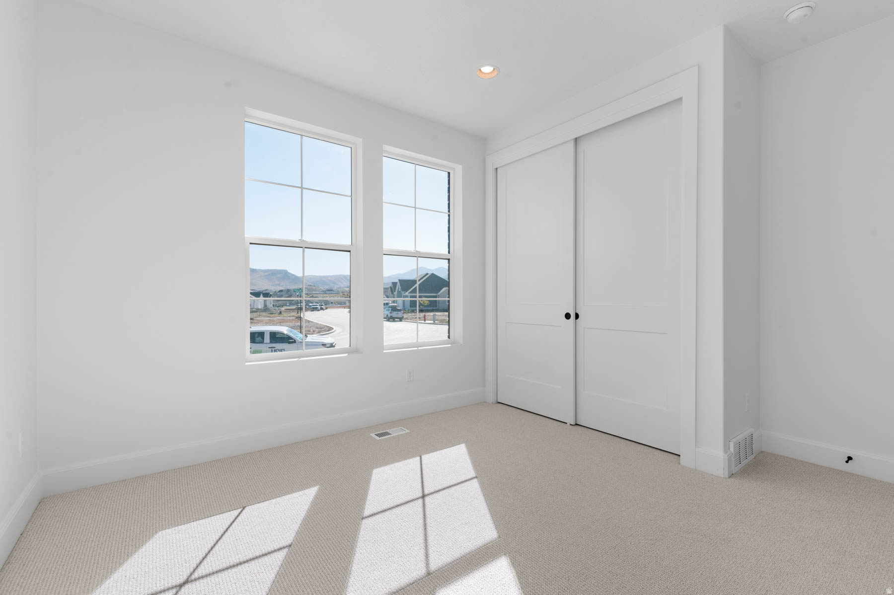 HIDDEN OAKS SIGNATURE 638 - Residential