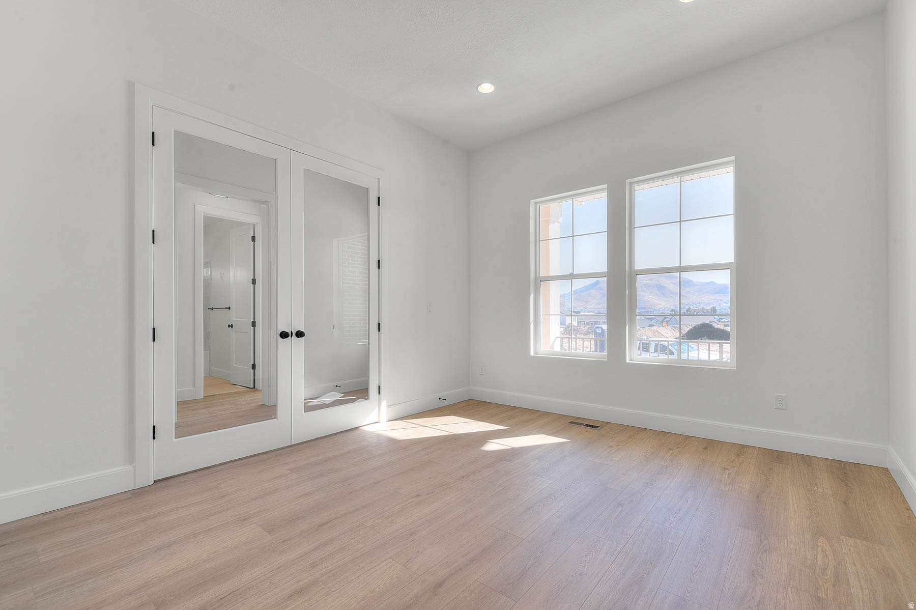 HIDDEN OAKS SIGNATURE 638 - Residential