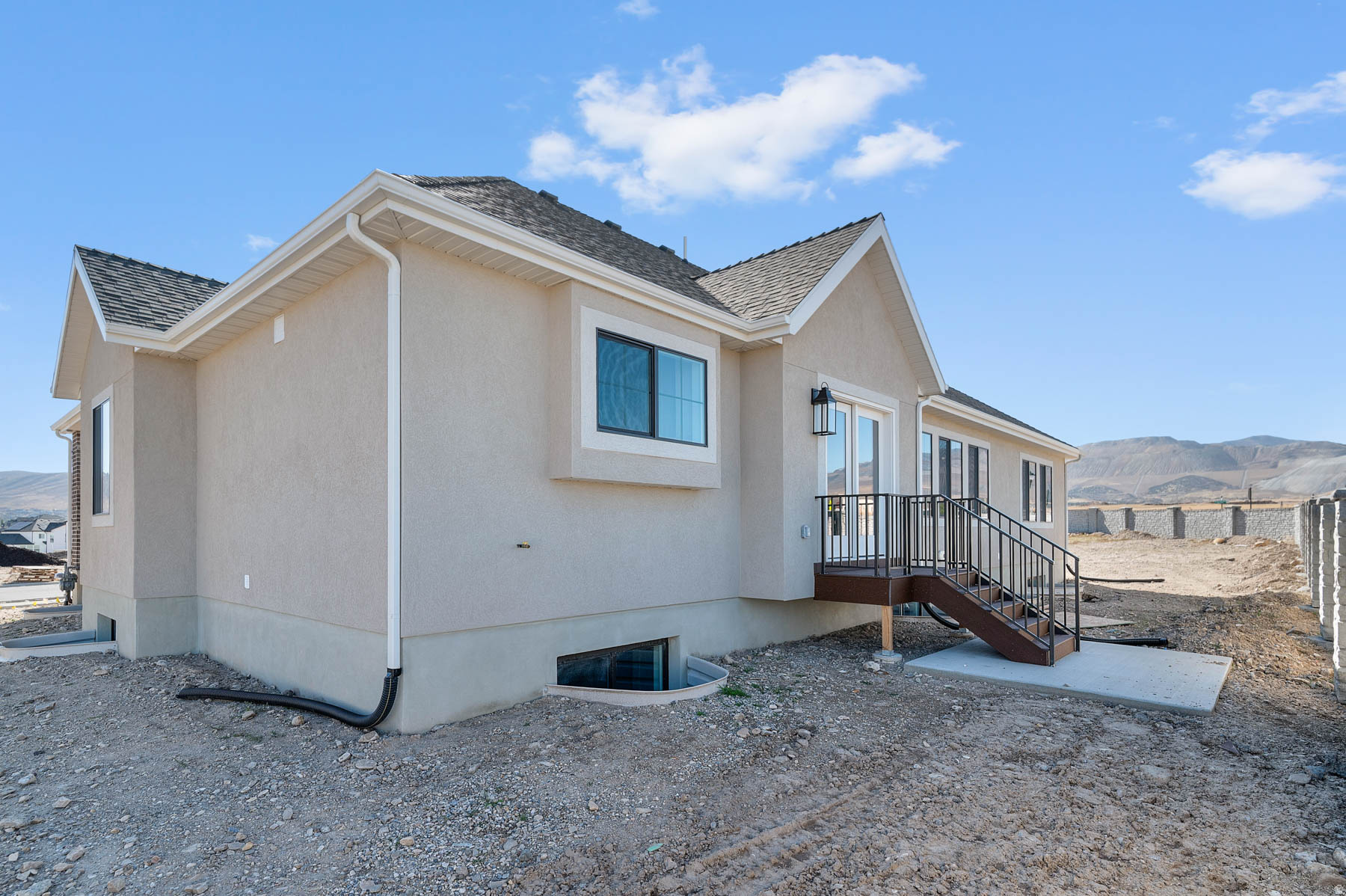 HIDDEN OAKS SIGNATURE 638 - Residential