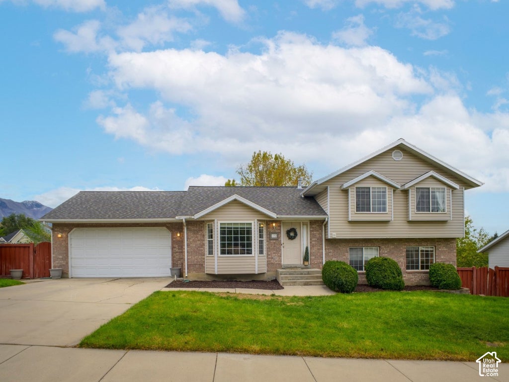 Photo of 464 E 850 N, Springville, UT 84663 (MLS # 2192146)