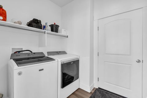 Tiny photo for 141 N PINNACLE AVE, Mapleton, UT 84664 (MLS # 2131978)