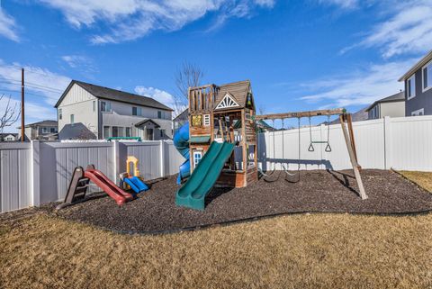 Tiny photo for 141 N PINNACLE AVE, Mapleton, UT 84664 (MLS # 2131978)