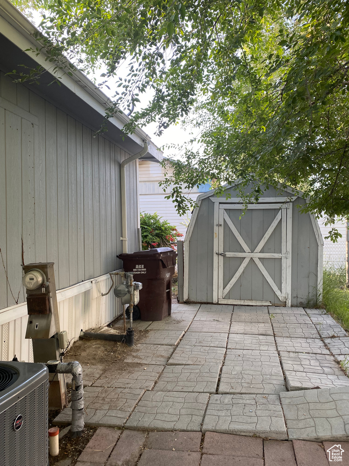 MEADOW BROOK - Residential