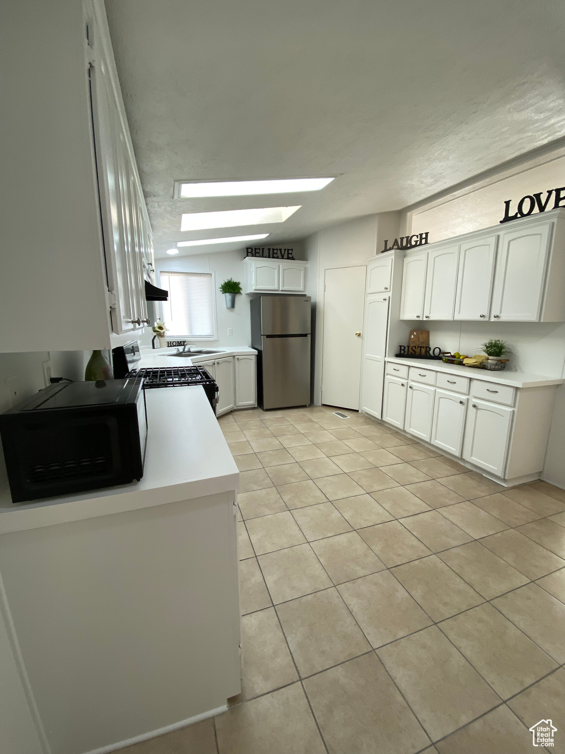 MEADOW BROOK - Residential