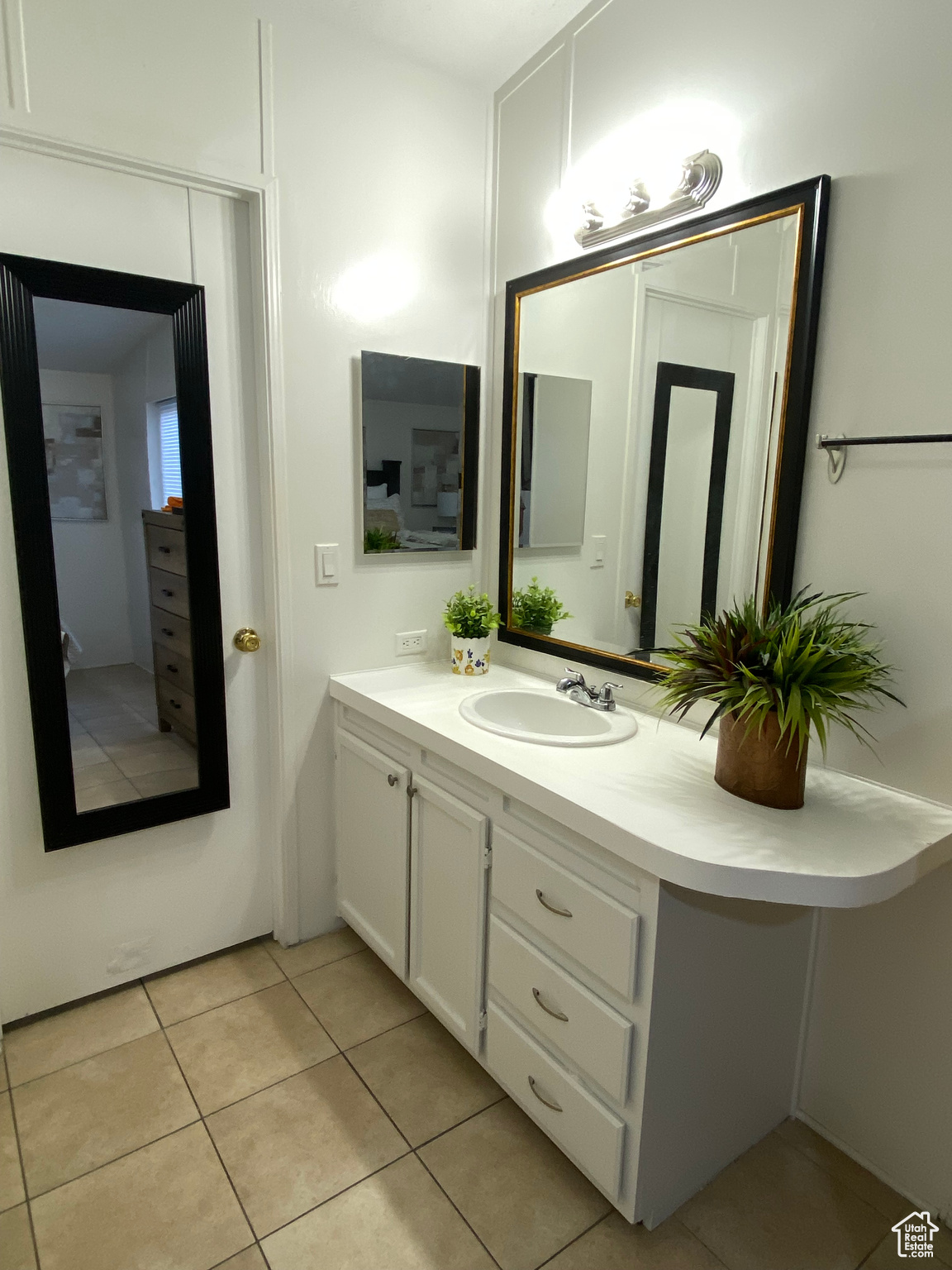 MEADOW BROOK - Residential