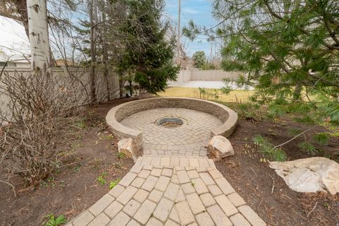 Tiny photo for 2620 E CASTO LN, Holladay, UT 84117 (MLS # 2143694)