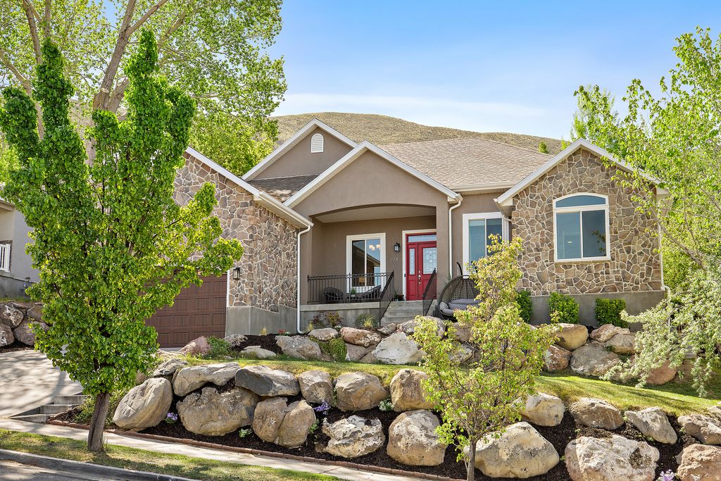 Photo of 394 E BREWSTER DR, Draper, UT 84020 (MLS # 2152981)