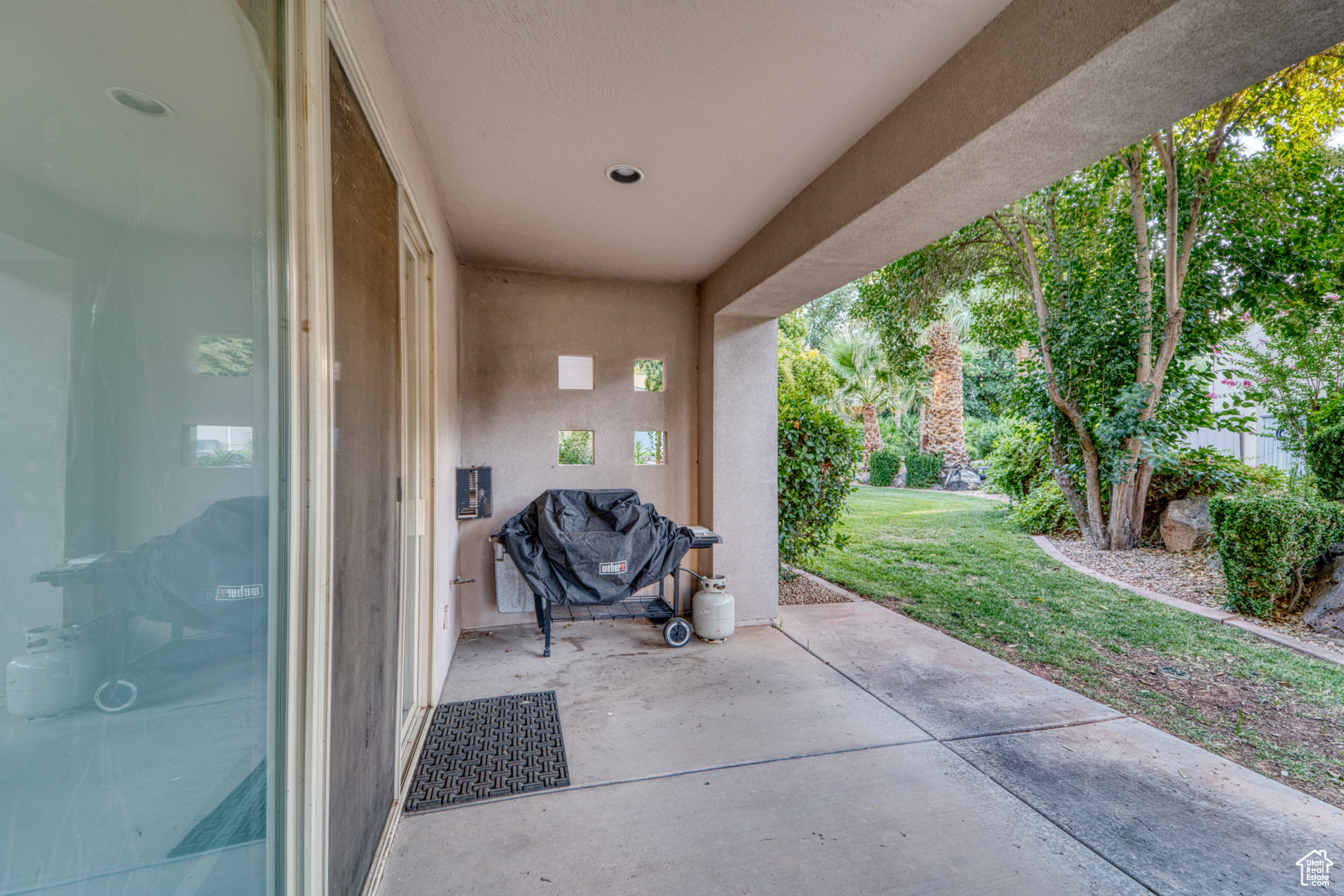 BLACKROCK CONDOS AT STONEBRIDGE - Residential