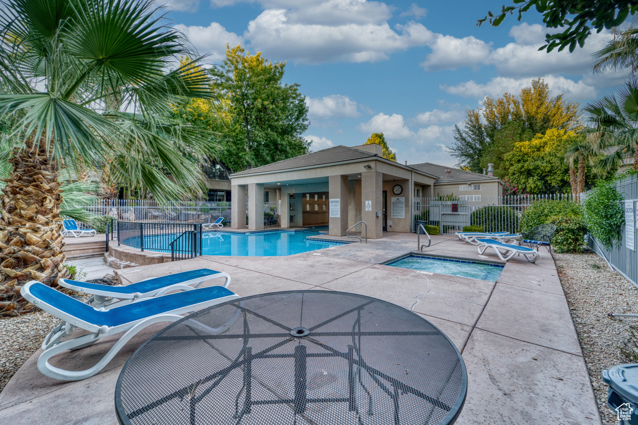 BLACKROCK CONDOS AT STONEBRIDGE - Residential