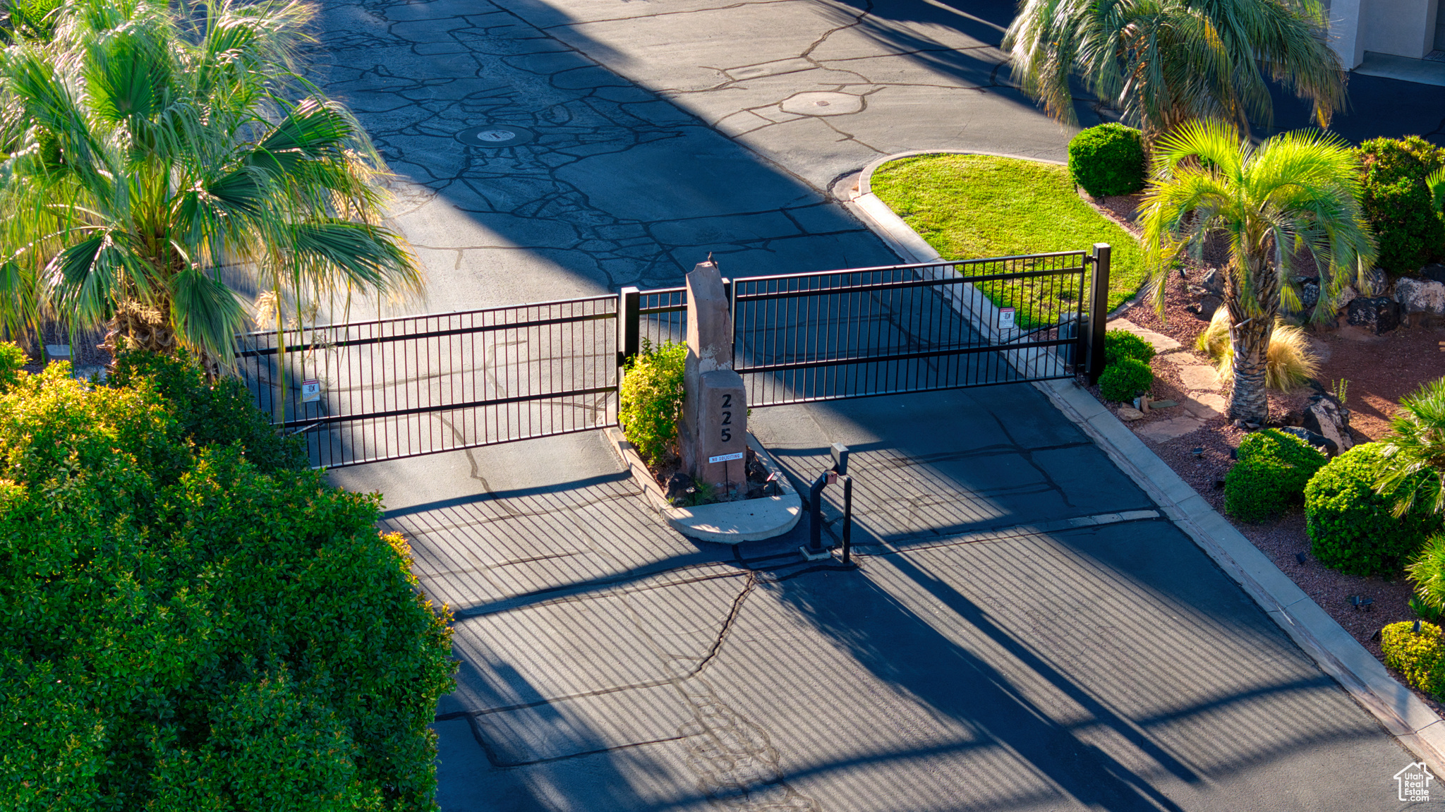 BLACKROCK CONDOS AT STONEBRIDGE - Residential