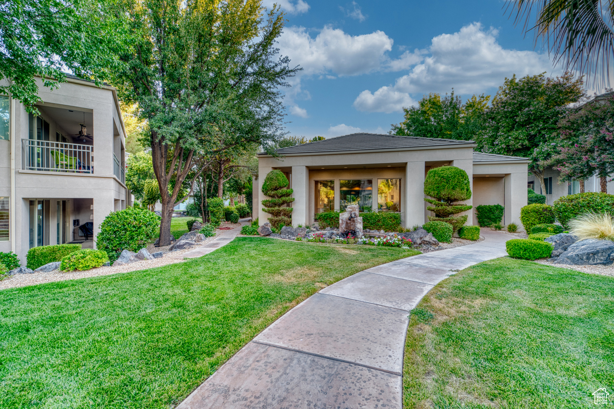 BLACKROCK CONDOS AT STONEBRIDGE - Residential