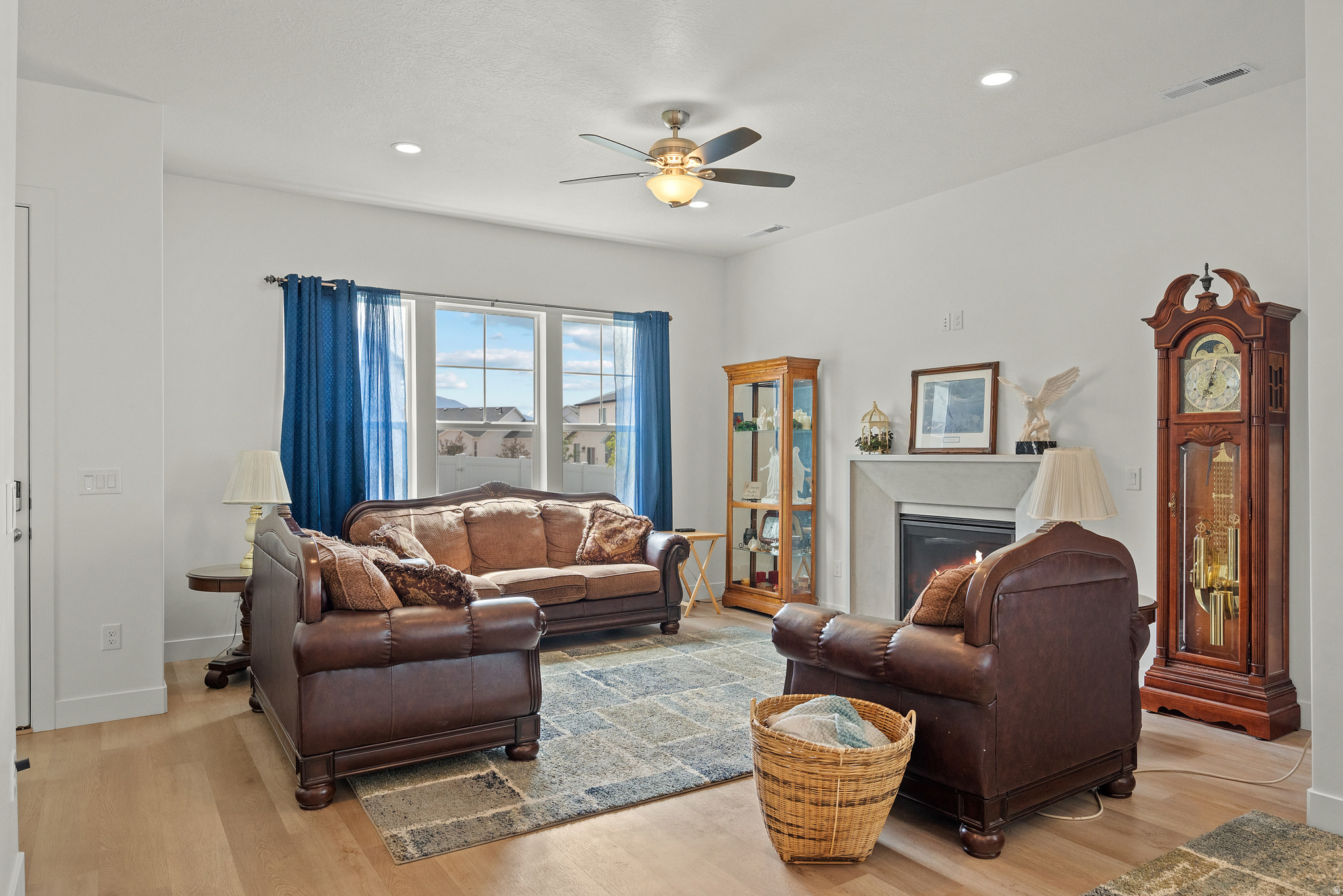 SUNRISE RANCH - Residential Income