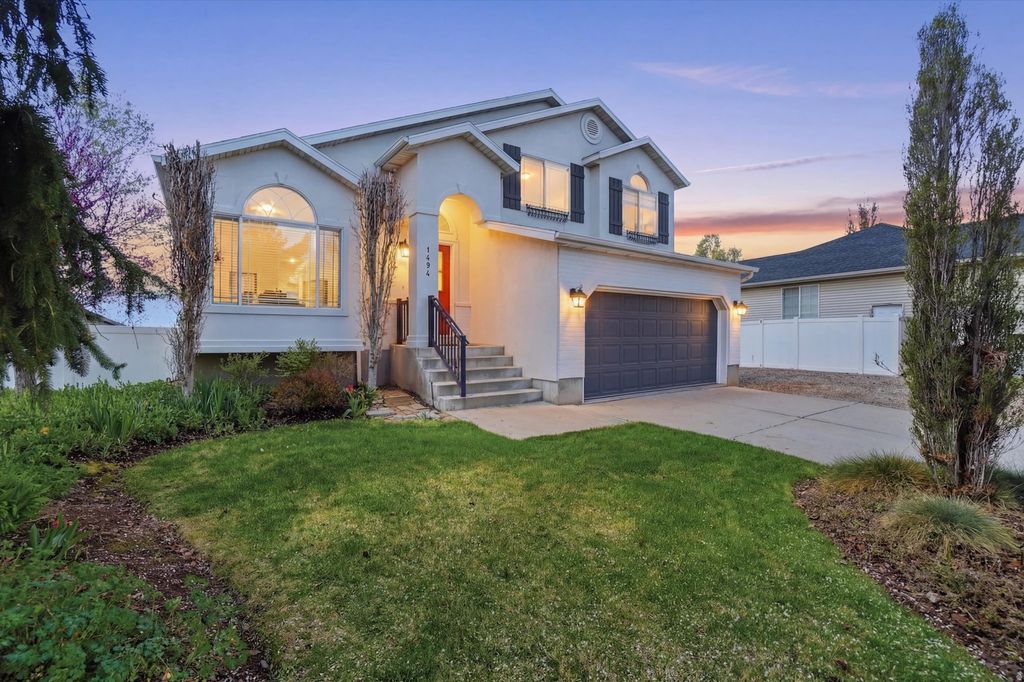 Photo of 1494 MICA LN, Layton, UT 84041 (MLS # 2149834)